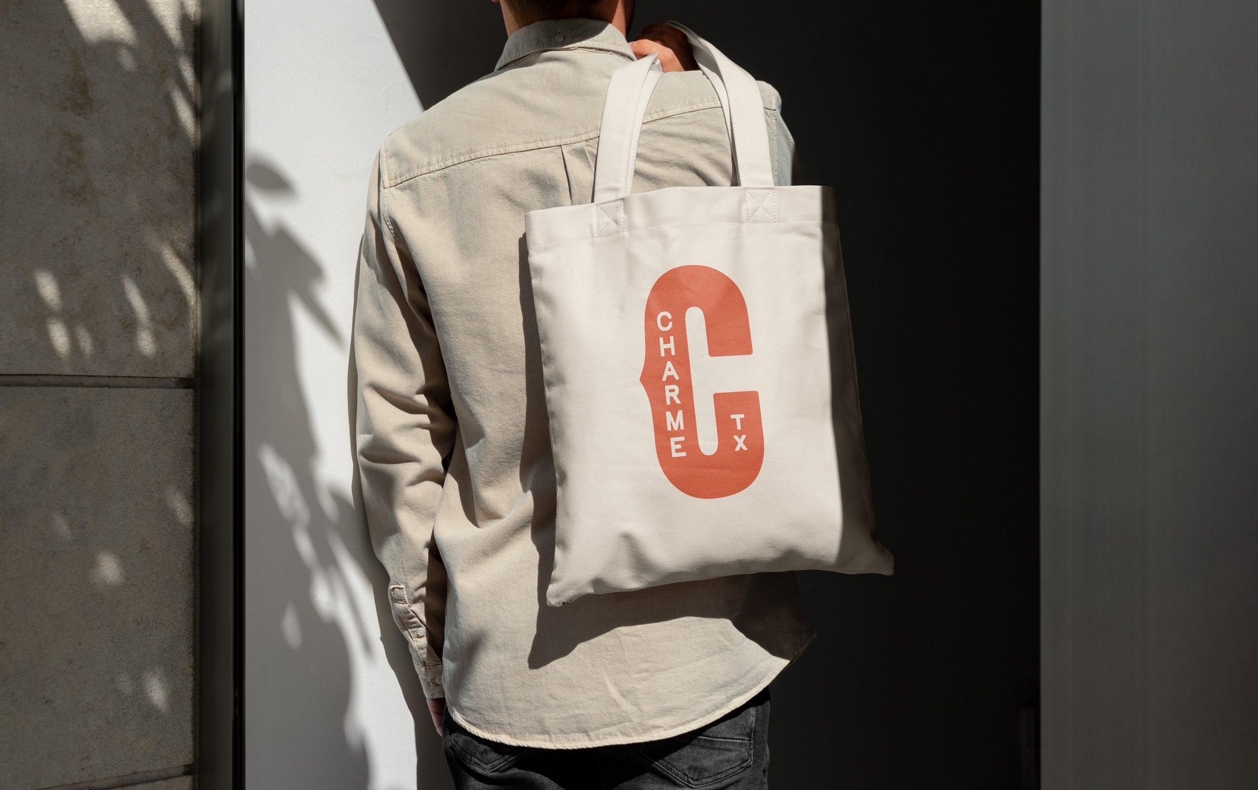 Charme on eagle tote case study